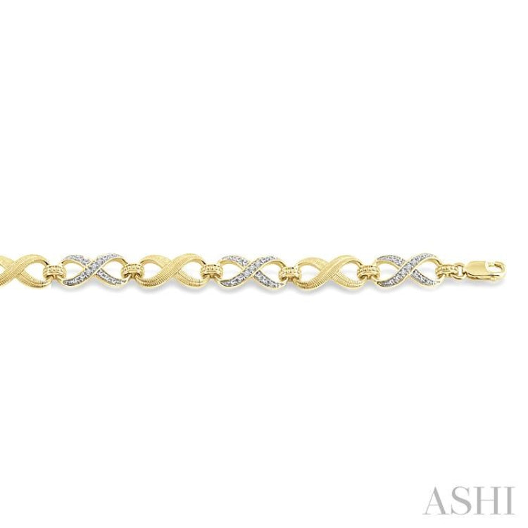 1/10 Ctw Infinity Round Cut Diamond Fashion Bracelet in Yellow Gold Vermeil