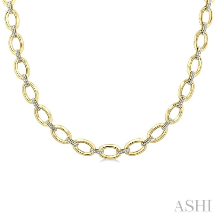 1/4 Ctw Bold Oval Link Round Cut Diamond Necklace in Yellow Gold Vermeil