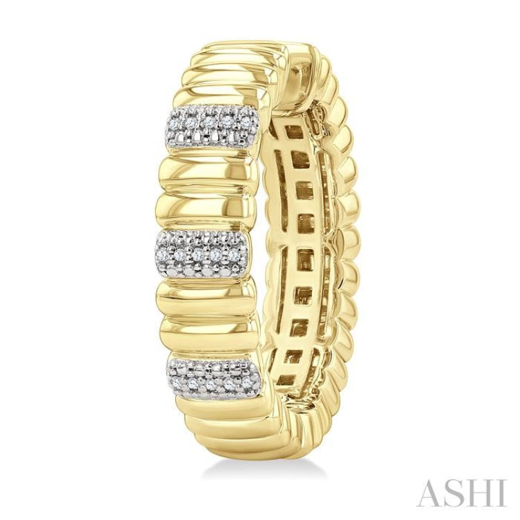 1/10 Ctw Bold Ribbed Round Cut Diamond Fashion Hoop Earring in Yellow Gold Vermeil