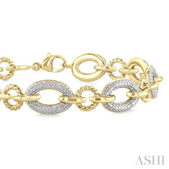 1/10 Ctw Oval Shaped Open Window Link Round Cut Diamond Bracelet in Yellow Gold Vermeil