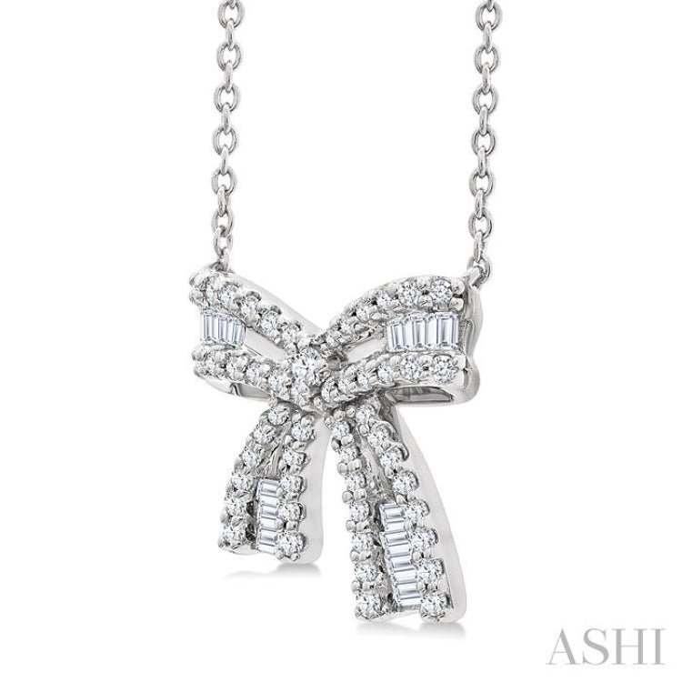 1/3 Ctw Bow Round Cut Diamond Fashion Pendant With Chain in 14k White Gold
