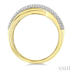 1/8 Ctw Bold Crisscross Round Cut Diamond Fashion Band in Yellow Gold Vermeil