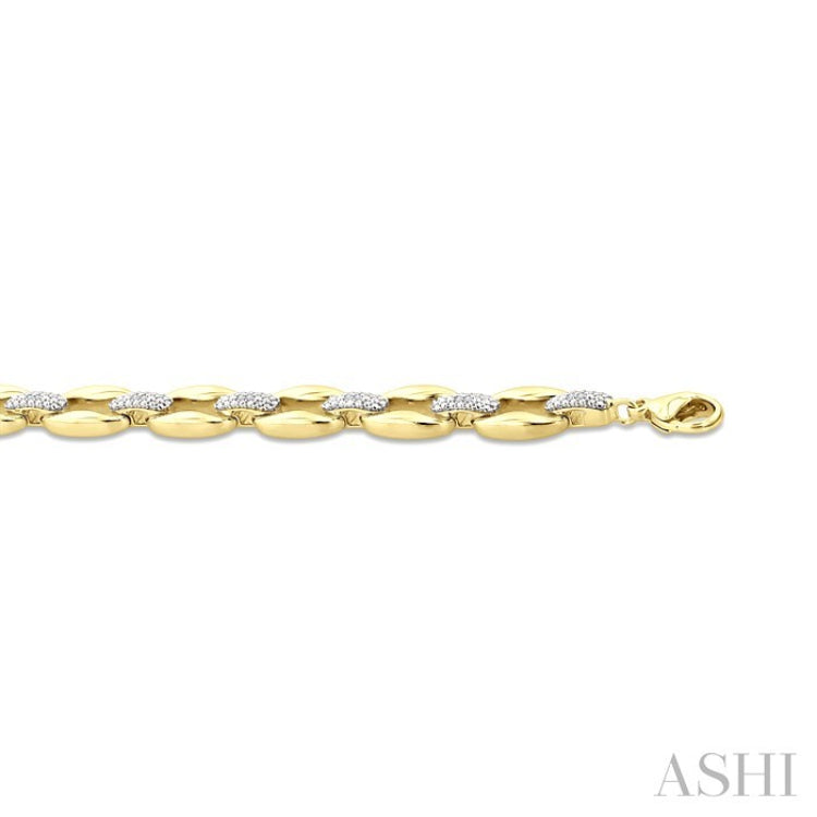 1/10 Ctw Bold Link Round Cut Diamond Fashion Bracelet in Yellow Gold Vermeil
