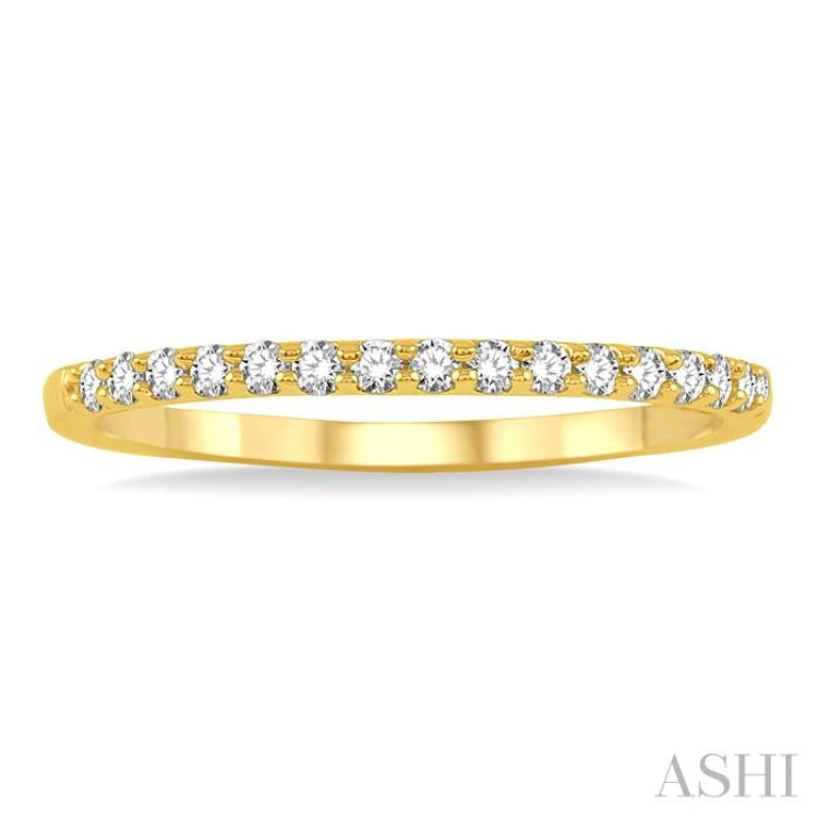 1/5 Ctw Round Cut Diamond Wedding Band in 14K Yellow Gold