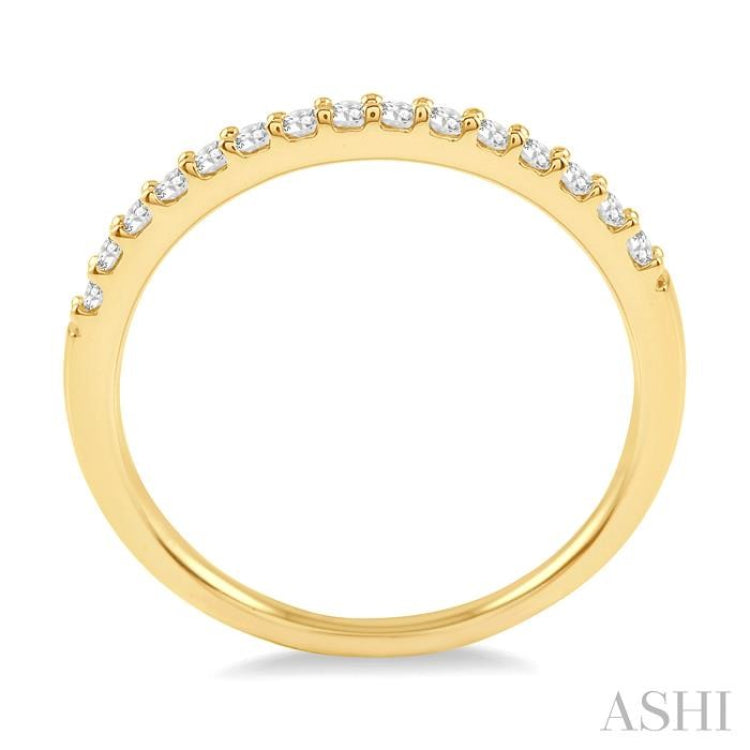 1/5 Ctw Round Cut Diamond Wedding Band in 14K Yellow Gold