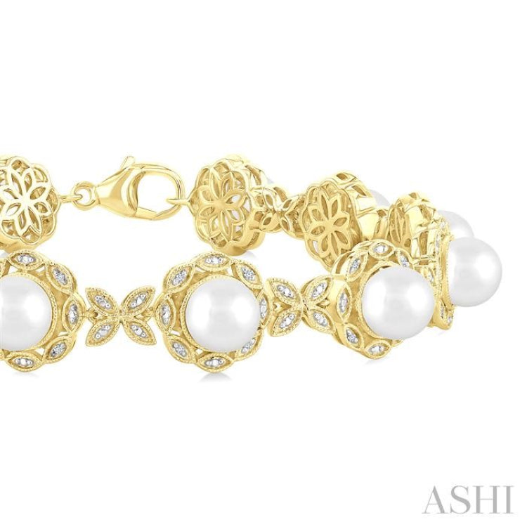 6 MM Cultured Pearl and 1/6 Ctw Round Cut Diamond Bracelet in Yellow Gold Vermeil