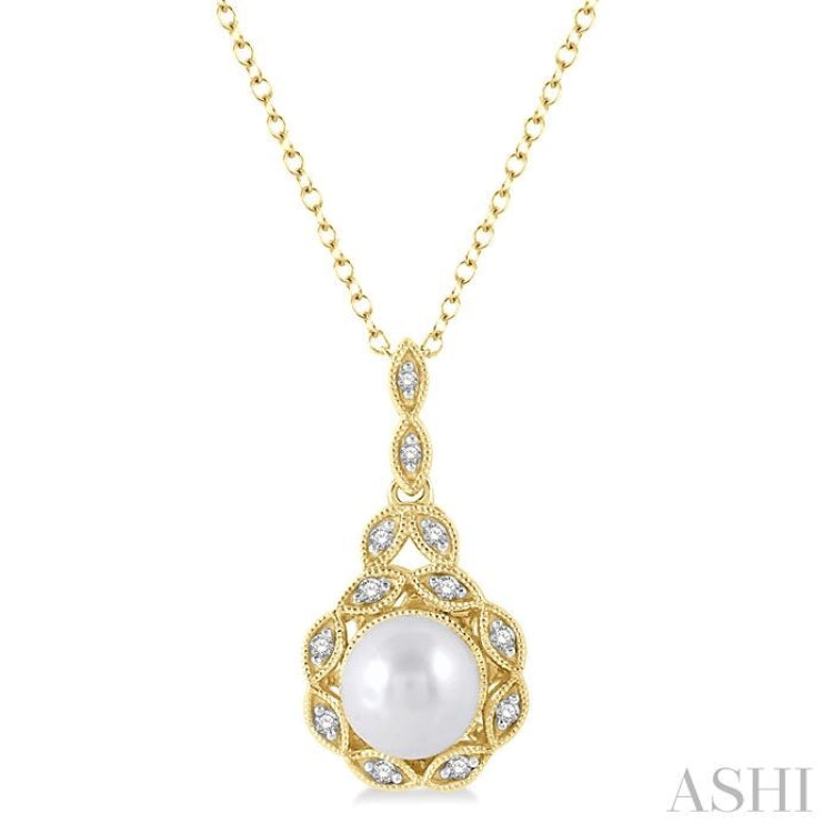 6.5 MM Cultured Pearl and 1/20 Ctw Round Cut Diamond Pendant With Chain in Yellow Gold Vermeil