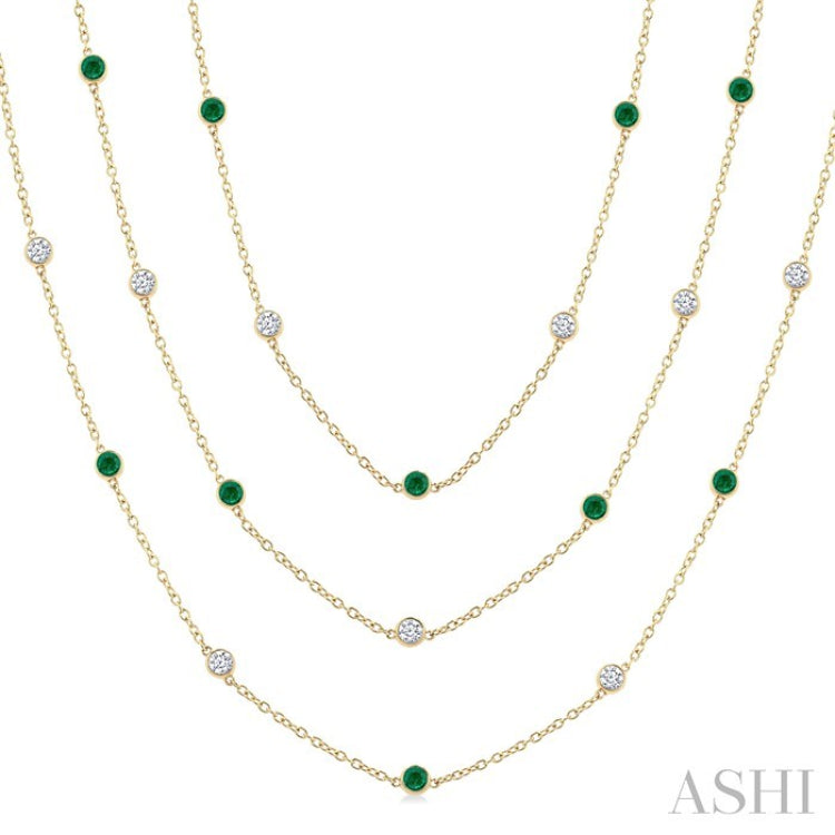 2.90 MM Round Shape Emerald and 2 3/4 Ctw Round Cut Diamond Precious Necklace in 14K Yellow Gold