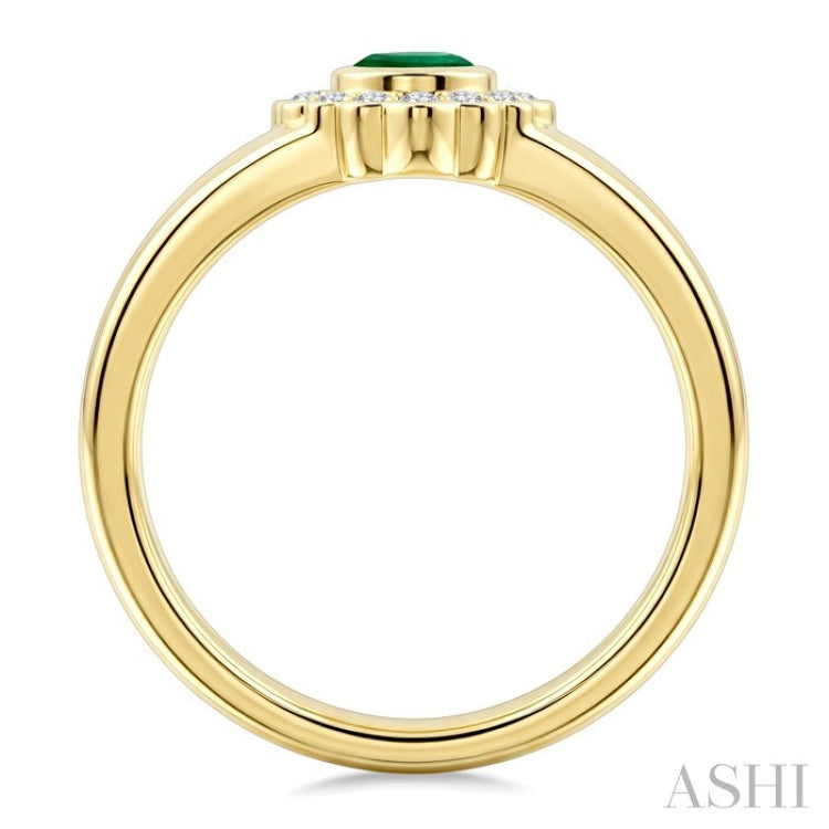 6X4 MM Pear Shape Emerald and 1/6 Ctw Round Cut Diamond Bold Precious Ring in 10K Yellow Gold