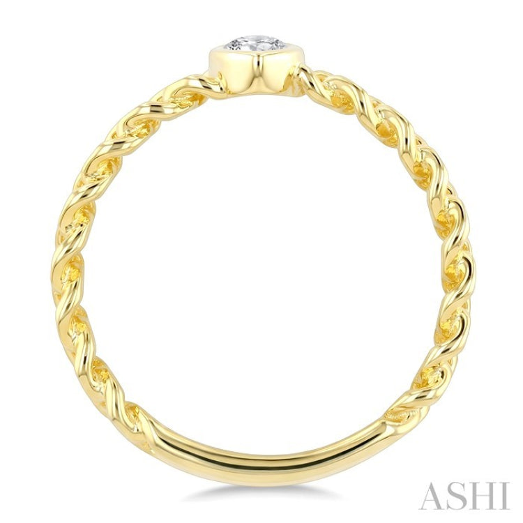 1/5 Ctw Bezel Set Pear Cut Diamond Curb Link Fashion Ring in 14K Yellow Gold
