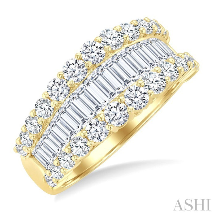 2 3/8 Ctw Baguette and Round Cut Diamond Fashion Band in 14K Yellow Gold