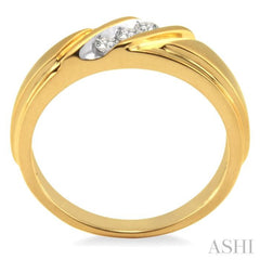 1/8 Ctw Round Cut Diamond Men's Band in 14K Yellow Gold