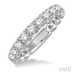 3/4 ctw Round Cut Diamond Wedding Band in 14K White Gold