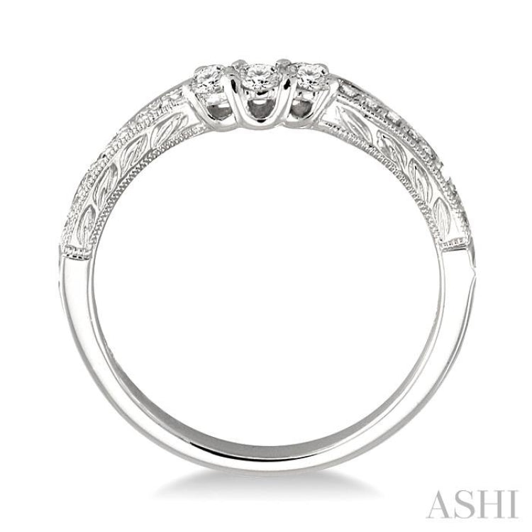 1/3 Ctw Arched Center Engraved Foliage Round Cut Diamond Wedding Band in 14K White Gold