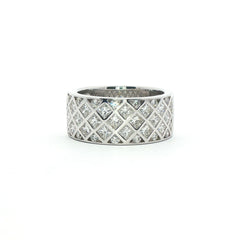Wide Diamond Lattice Ring