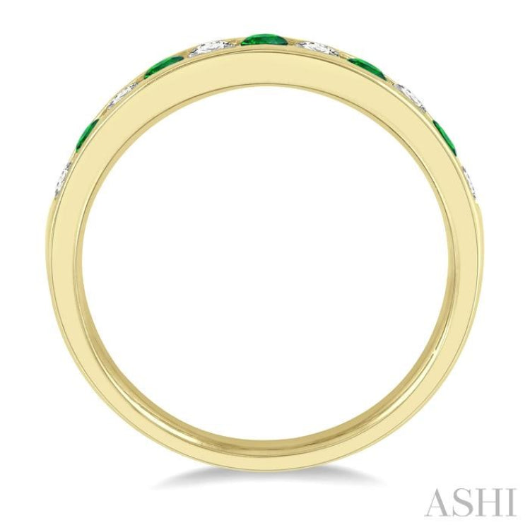 2.3 MM Emerald and 1/4 Ctw Round Cut Diamond Precious Wedding Band in 14K Yellow Gold