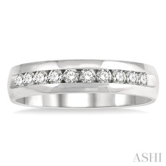 1/2 Ctw Niched Center Round Cut Diamond Men's Wedding Band in 14K White Gold