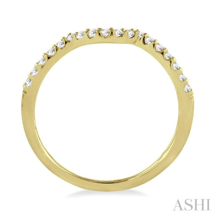 1/5 ctw Round Cut Diamond Wedding Band in 14K Yellow Gold