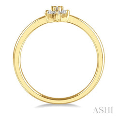 1/8 Ctw Floral Round Cut Diamond Petite Fashion Ring in 10K Yellow Gold
