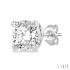 1/2 Ctw Round Cut Diamond Stud Earrings in 14K White Gold