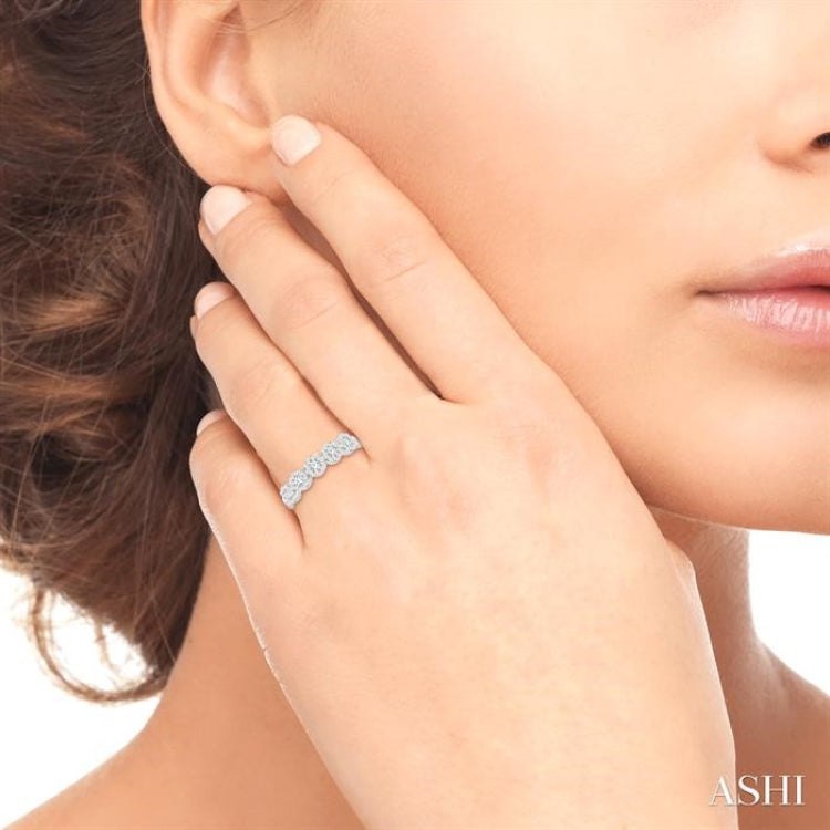 1/2 Ctw 5-Stone Lovebright Round Cut Diamond Band in 14K White Gold