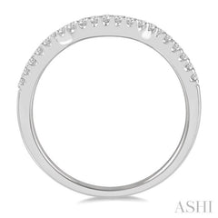 1/6 Ctw Cradle Center Round Cut Diamond Wedding Band in 14K White Gold