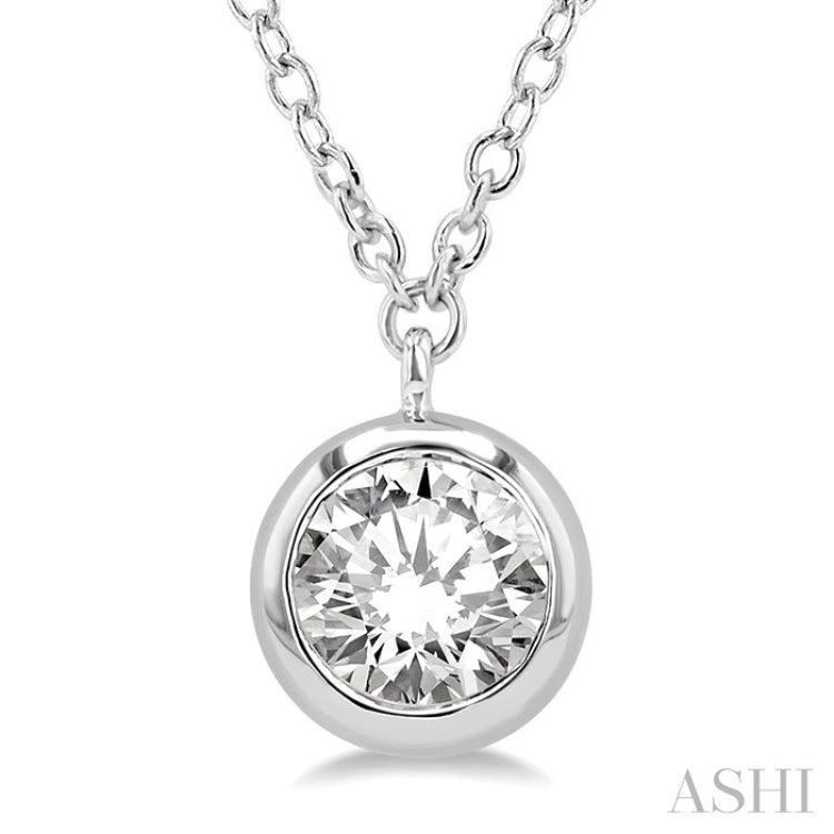 1/2 Ctw Round Cut Diamond Pendant With Chain in 14K White Gold