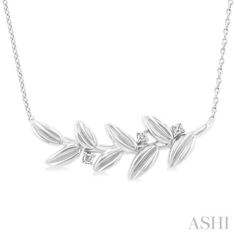 1/20 Ctw Olive Leaf Round Cut Diamond Pendant With Chain in Sterling Silver