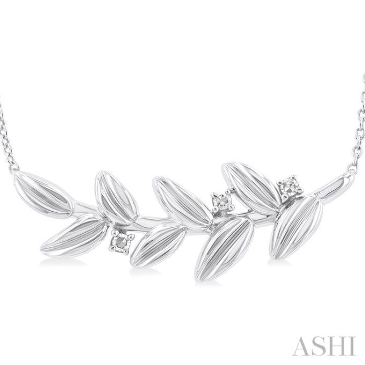 1/20 Ctw Olive Leaf Round Cut Diamond Pendant With Chain in Sterling Silver