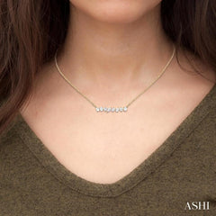 1 1/10 Ctw Scatter Multi Cut Diamond Fashion Necklace in 14K Yellow Gold