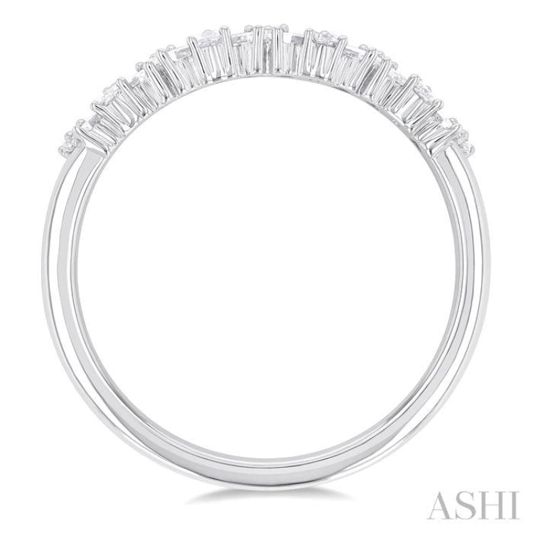 1/3 Ctw Zig Zag Scatter Baguette and Round Cut Diamond Fashion Band in 14K White Gold