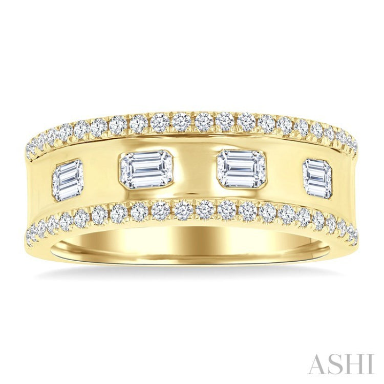 5/8 Ctw Wide 4-Stone Emerald & Round Cut Diamond Fashion Band in 14K Yellow Gold