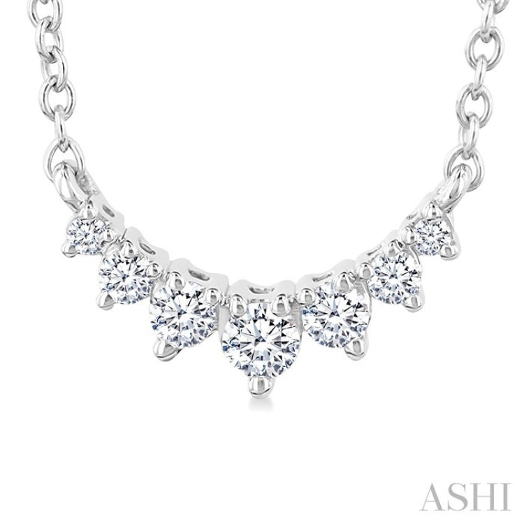 1/8 Ctw Graduated Diamond Smile Petite Necklace in 10K White Gold