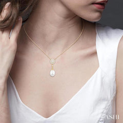 9X7 MM Drop Shape Cultured Pearl and 1/5 Ctw Sunflower Round Cut Diamond Fashion Pendant With Chain in 14K Yellow Gold