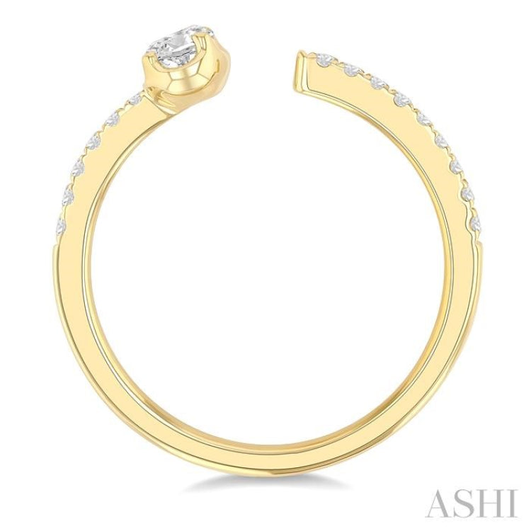 3/8 Ctw Oval and Round Cut Diamond Fashion Open Ring in 14K Yellow Gold