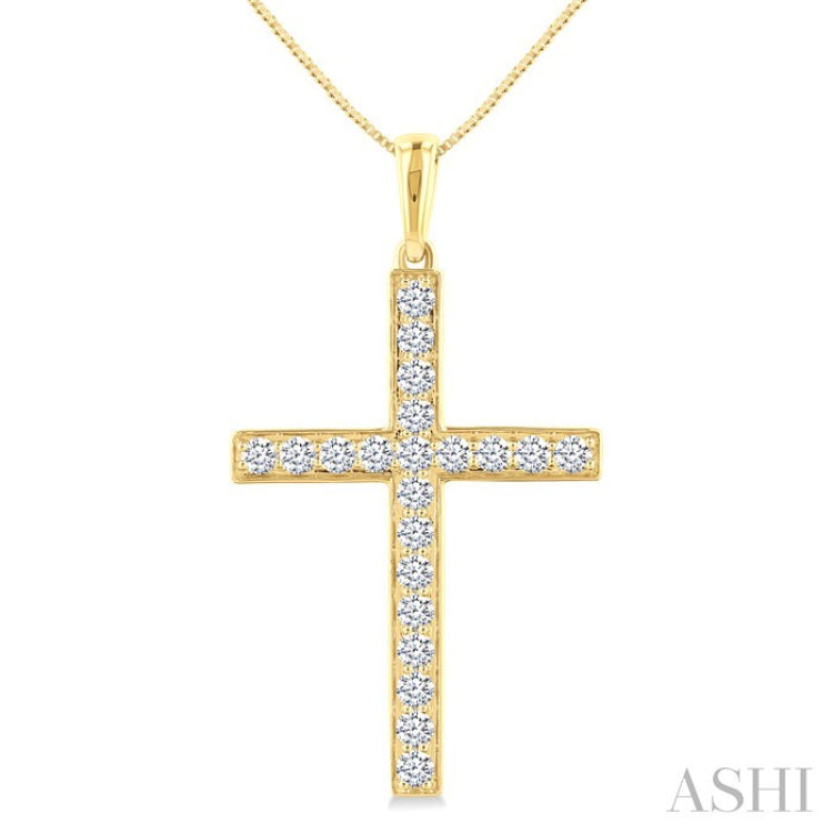 1/2 Ctw Round Cut Diamond Pave Set 1-Inch Plate Cross Pendant With Chain in 14K Yellow Gold