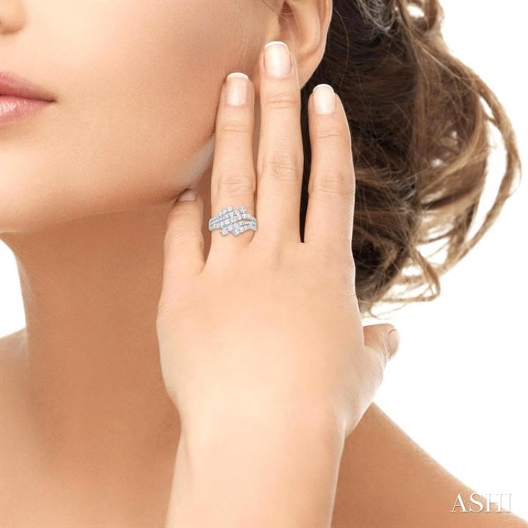 1 1/2 Ctw Triple Split Wide Bypass Round Cut Diamond Fashion Ring in 14K White Gold