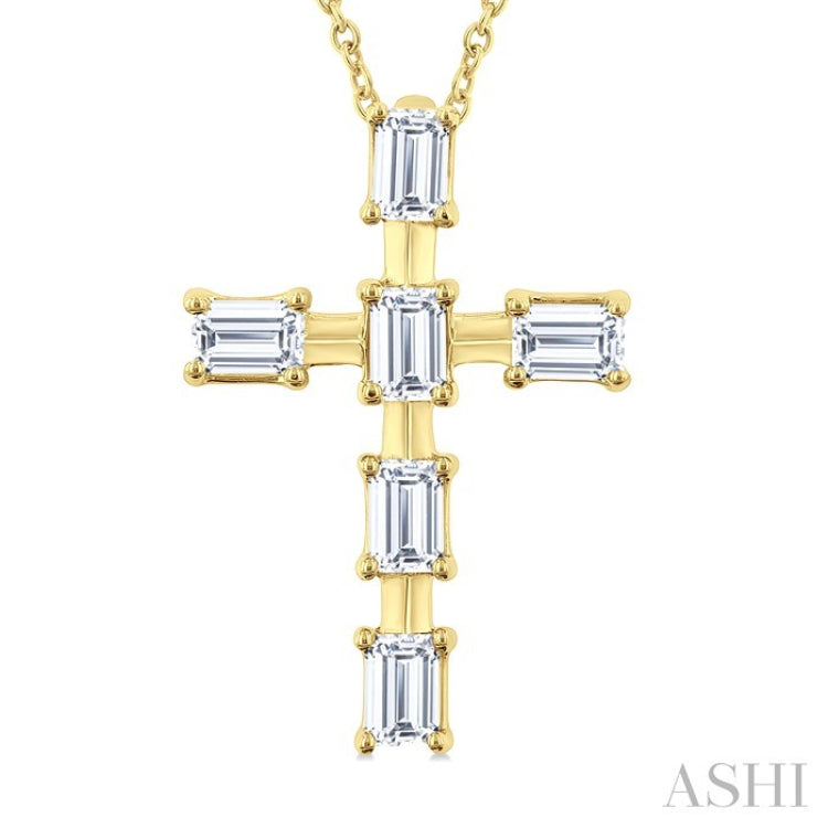 1/2 Ctw Cross Emerald Cut Diamond Fashion Pendant With Chain in 14K Yellow Gold