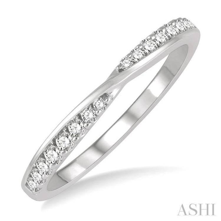 1/5 Ctw Crossover Round Cut Diamond Wedding Band in 14K White Gold