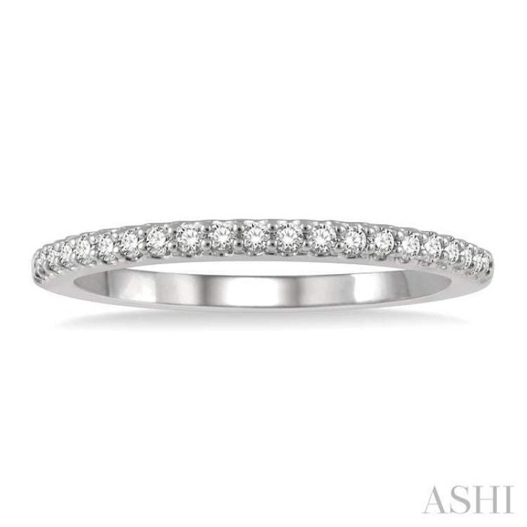 1/5 Ctw Round Cut Diamond Wedding Band in 14K White Gold