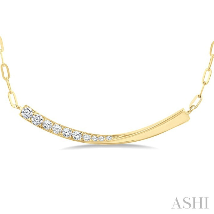 1/10 Ctw Smile Face Bar Round Cut Diamond Paperclip Necklace in 10K Yellow Gold