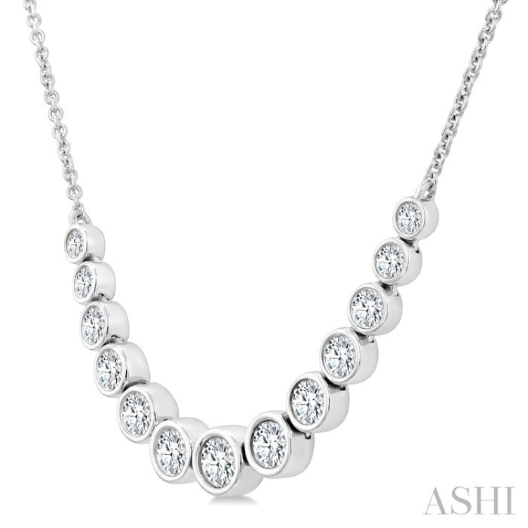 1 Ctw Graduated Bezel Set Round Cut Diamond Smile Necklace in 14K White Gold